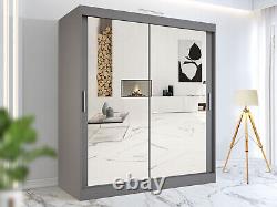 Armoire coulissante élégante pour chambre avec éclairage LED, grand espace de rangement et design