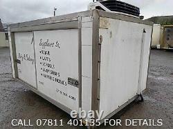 Corps de réfrigérateur isolé de 12 pieds X 7 pieds avec une porte latérale coulissante, conteneur de stockage pouvant être livré
