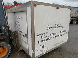 Corps de réfrigérateur isolé de 12 pieds X 7 pieds avec une porte latérale coulissante, conteneur de stockage pouvant être livré