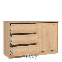 Grande armoire de rangement industrielle en bois avec finition chêne, porte coulissante et tiroirs.